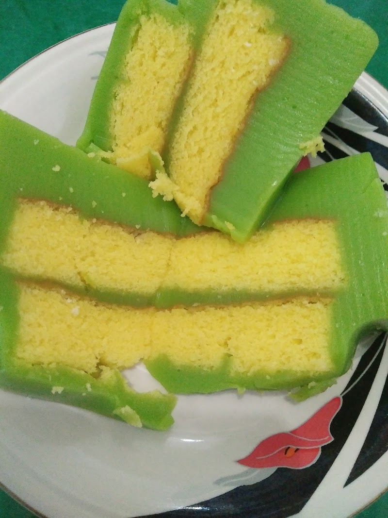 toko-roti-di-bukittinggi-erna-cake-bakery
