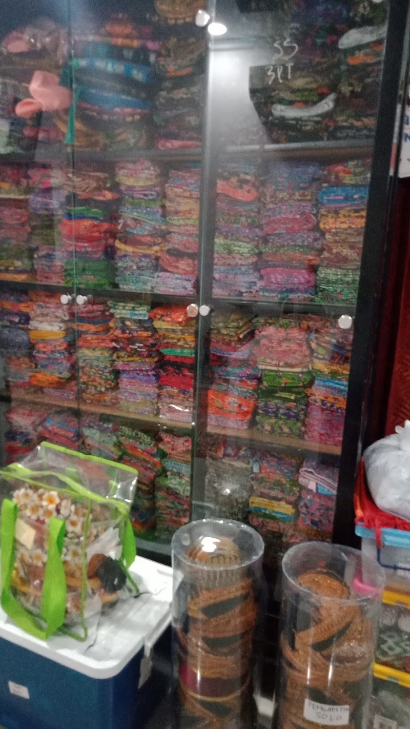 toko-baju-di-pasar-minggu-baju-adat-pesona-budaya-indonesia