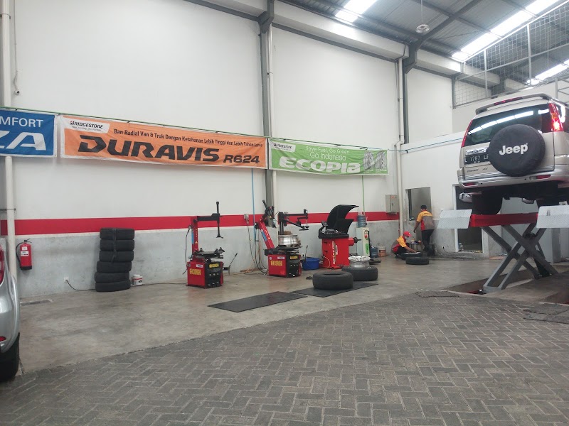 toko-ban-mobil-di-solo-usaha-baru-solo