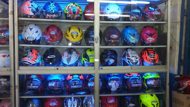 toko-helm-di-jakarta-utara-abenk-helm-acc