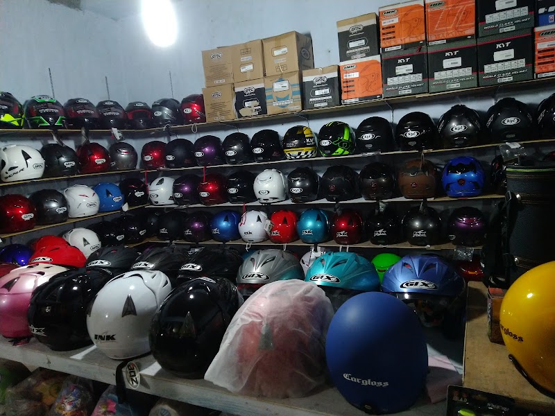 toko-helm-di-kulonprogo-oyon-helmet